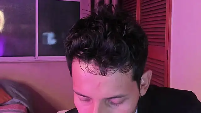 Nicholasrodrii online show from February 6, 2026, 11:34 pm