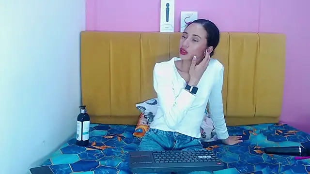 Snapshot of angelinabrookcm101 chatting on December 21, 2024, 5:14 am angelinabrookcm101 online show from December 21, 2024, 5:14 am