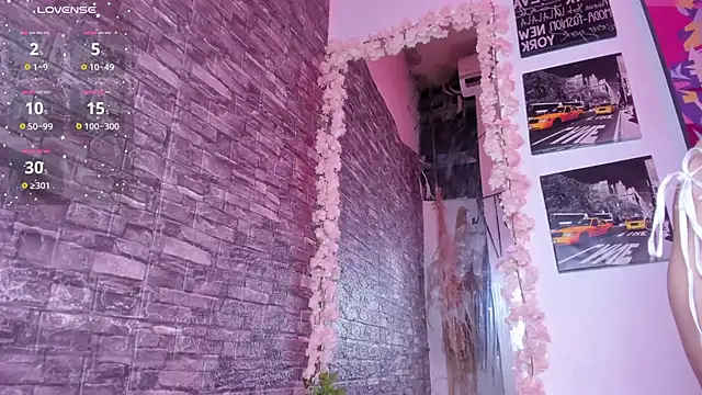 Snapshot of katt__black__ chatting on October 16, 2025, 9:01 pm katt  black   online show from October 16, 2025, 9:01 pm