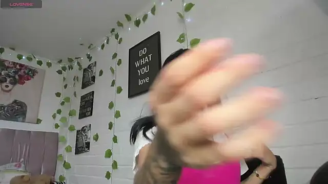 Snapshot of katt__black__ chatting on October 31, 2025, 8:38 pm katt  black   online show from October 31, 2025, 8:38 pm