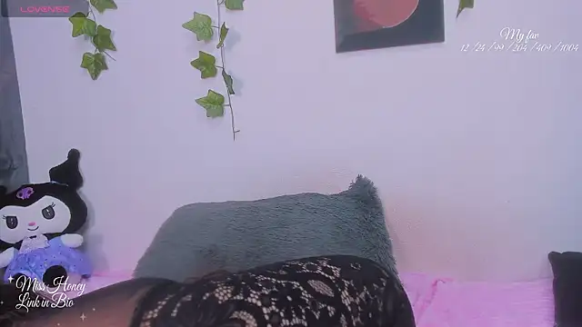 Mxss Honey online show from April 16, 2026, 1:50 am