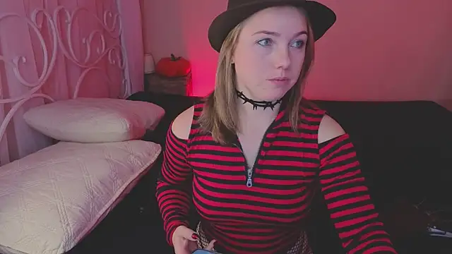 Snapshot of mary_ton chatting on October 30, 2025, 5:28 am mary ton online show from October 30, 2025, 5:28 am