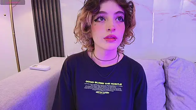 Snapshot of EvaHalsey chatting on September 12, 2025, 8:30 pm EvaHalsey online show from September 12, 2025, 8:30 pm