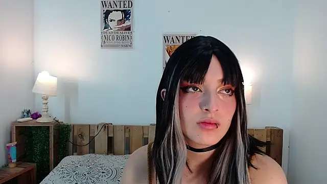 Snapshot of EvaHalsey chatting on December 10, 2024, 7:43 pm EvaHalsey online show from December 10, 2024, 7:43 pm