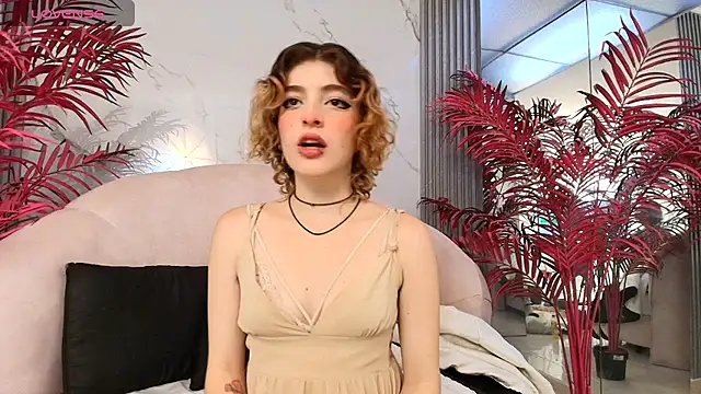 Snapshot of EvaHalsey chatting on September 15, 2025, 7:36 pm EvaHalsey online show from September 15, 2025, 7:36 pm