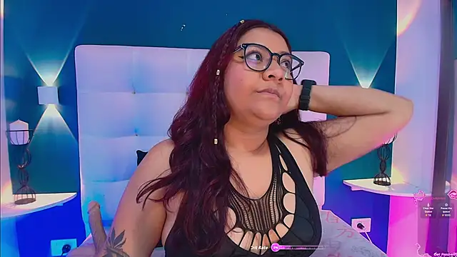 Snapshot of MeghanBurn chatting on February 24, 2026, 12:39 pm MeghanBurn online show from February 24, 2026, 12:39 pm