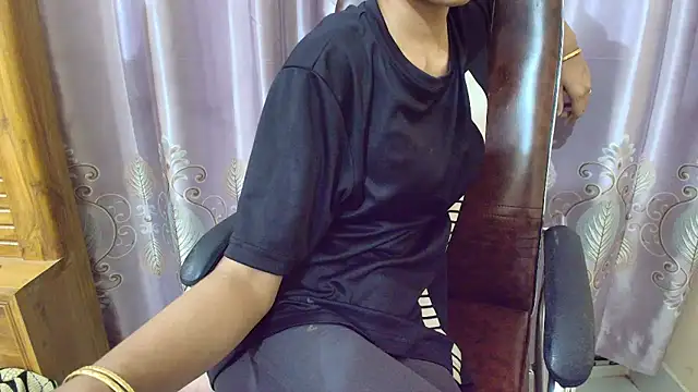 Snapshot of Srabontii chatting on September 26, 2025, 12:01 pm Srabontii online show from September 26, 2025, 12:01 pm