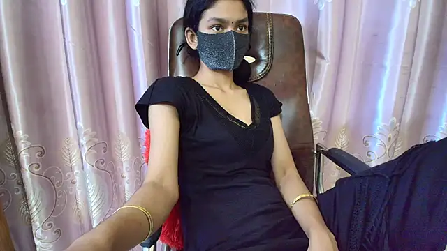 Snapshot of Srabontii chatting on October 25, 2025, 10:03 am Srabontii online show from October 25, 2025, 10:03 am