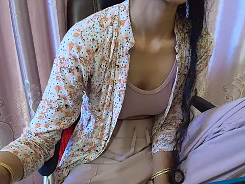 Snapshot of Srabontii chatting on October 19, 2025, 6:49 am Srabontii online show from October 19, 2025, 6:49 am