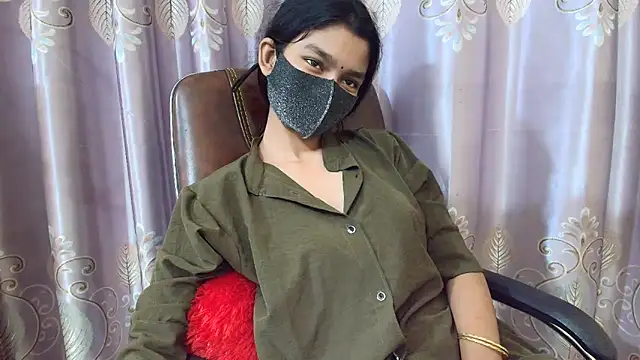 Snapshot of Srabontii chatting on October 8, 2025, 10:21 pm Srabontii online show from October 8, 2025, 10:21 pm