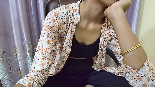 Snapshot of Srabontii chatting on September 27, 2025, 9:54 pm Srabontii online show from September 27, 2025, 9:54 pm