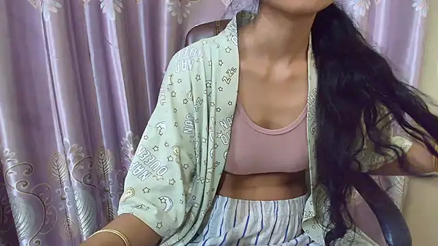 Snapshot of Srabontii chatting on October 10, 2025, 6:31 pm Srabontii online show from October 10, 2025, 6:31 pm