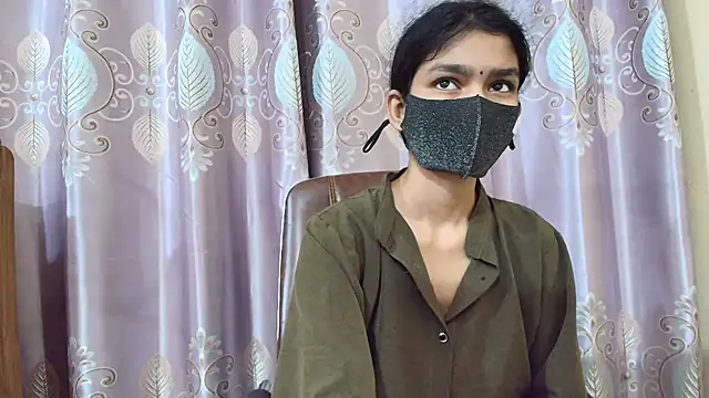 Snapshot of Srabontii chatting on September 17, 2025, 6:10 pm Srabontii online show from September 17, 2025, 6:10 pm