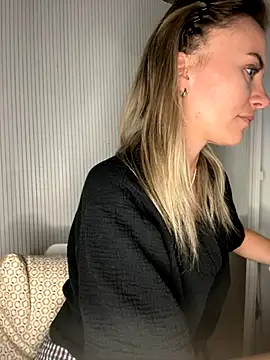 Milla  one online show from October 19, 2025, 6:10 pm