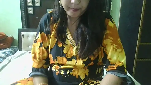 Snapshot of couplesuni chatting on October 28, 2025, 4:13 am couplesuni online show from October 28, 2025, 4:13 am