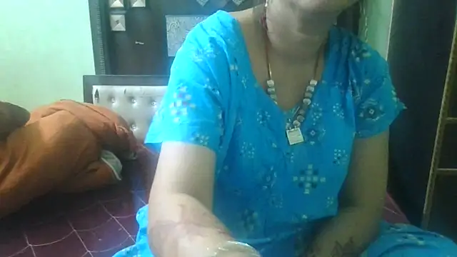 Snapshot of couplesuni chatting on October 13, 2025, 10:39 am couplesuni online show from October 13, 2025, 10:39 am