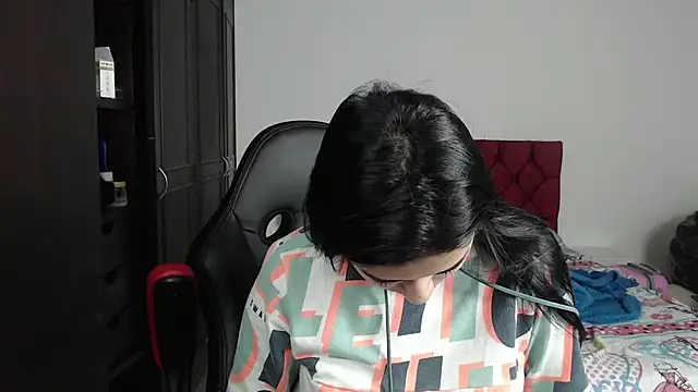 kayla k18 online show from February 2, 2025, 8:41 pm