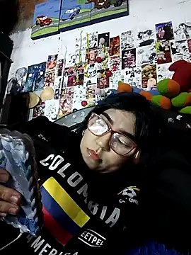 dafne19  online show from October 22, 2025, 5:07 am