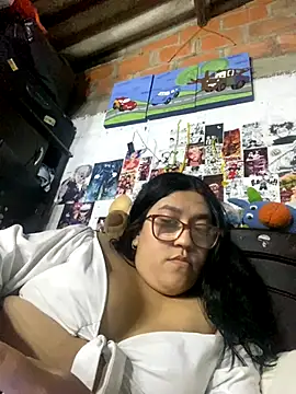 dafne19  online show from November 15, 2025, 4:38 am