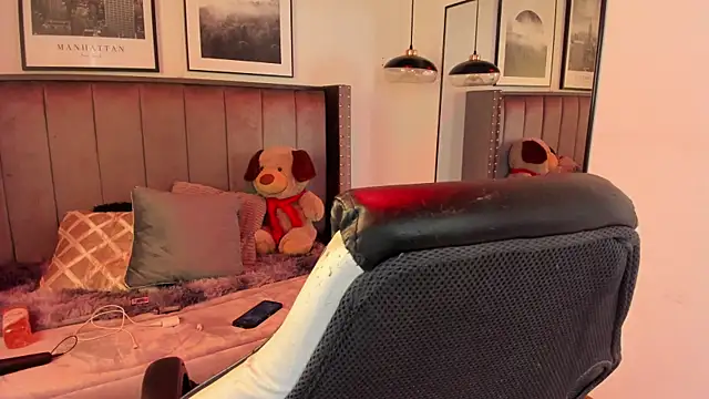 Alaia Cute online show from September 20, 2025, 3:55 am