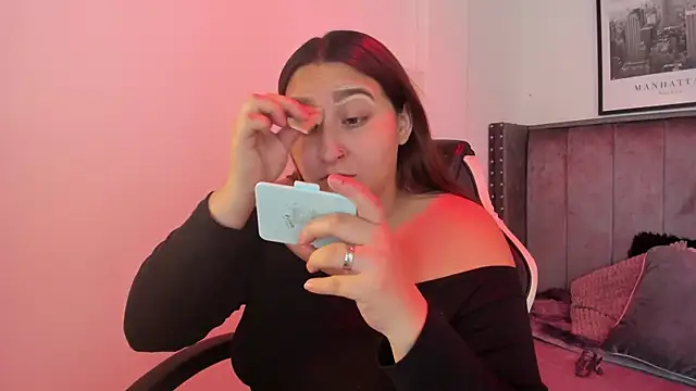 Alaia Cute online show from September 24, 2025, 3:02 am