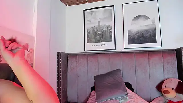 Alaia Cute online show from October 9, 2025, 3:18 am