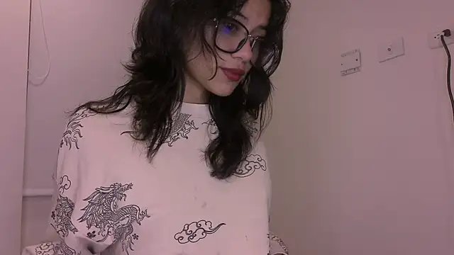 Snapshot of Lovely-allys chatting on October 3, 2025, 12:36 am Lovely-allys online show from October 3, 2025, 12:36 am