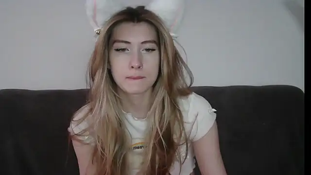 ErikaShyy online show from January 31, 2025, 10:52 am