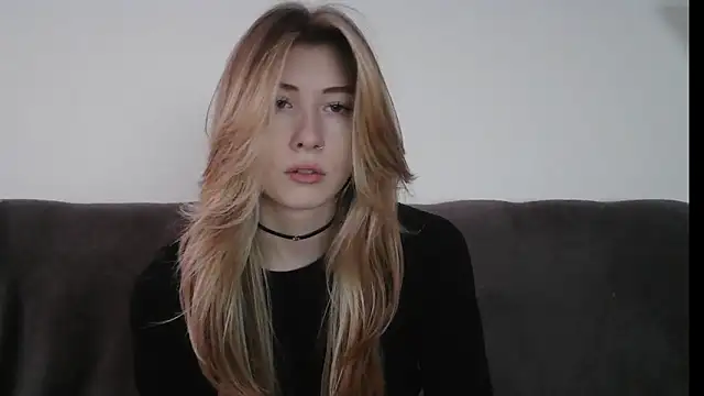 ErikaShyy online show from January 29, 2025, 10:58 am