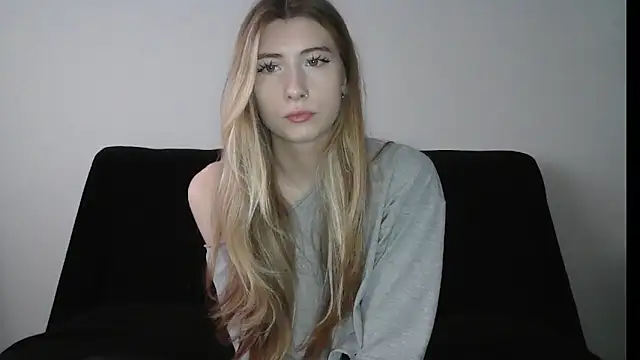 Snapshot of ErikaShyy chatting on September 29, 2025, 10:22 am ErikaShyy online show from September 29, 2025, 10:22 am