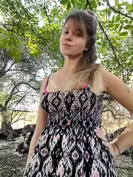 Snapshot of astiSWEET chatting on September 21, 2025, 8:30 am astiSWEET online show from September 21, 2025, 8:30 am