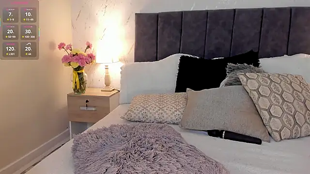 CyntiaAdams online show from October 24, 2025, 9:03 pm