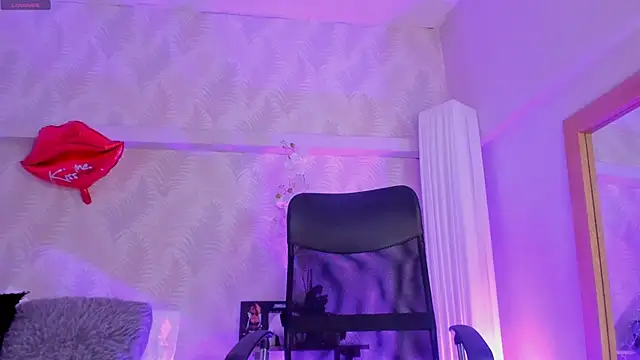 CyntiaAdams online show from February 17, 2025, 9:32 pm