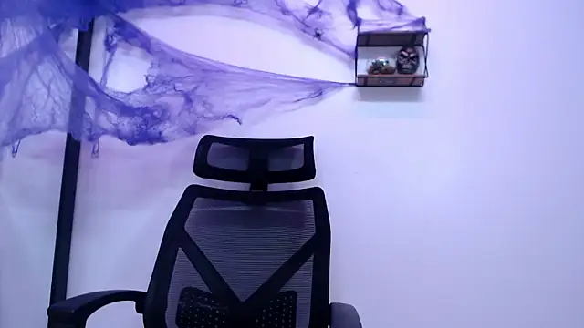 Snapshot of HORNET_ chatting on October 26, 2025, 12:49 pm HORNET online show from October 26, 2025, 12:49 pm