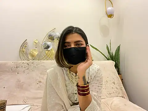 MaYaa  11 online show from February 14, 2025, 12:14 pm