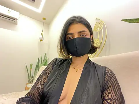 MaYaa  11 online show from February 13, 2025, 12:54 pm