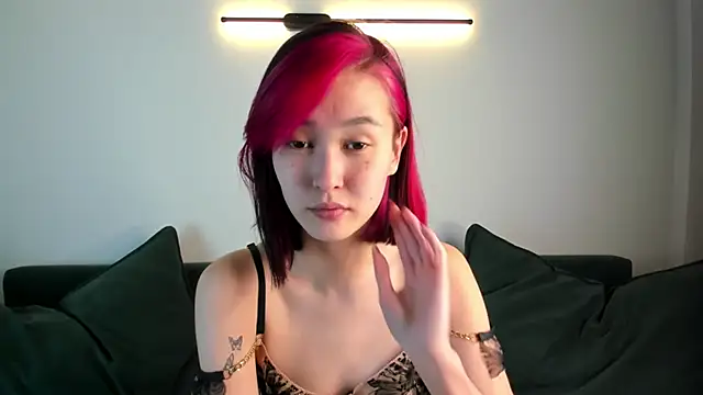 Snapshot of Lola_Peach chatting on September 20, 2025, 5:01 am Lola Peach online show from September 20, 2025, 5:01 am