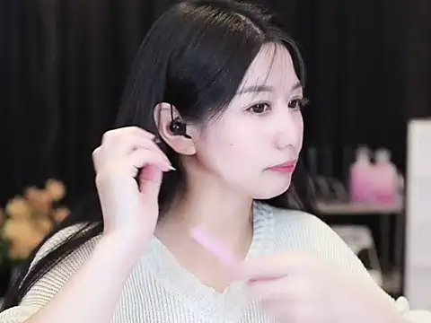 Snapshot of Nuyoah-77 chatting on October 3, 2025, 4:19 pm Nuyoah-77 online show from October 3, 2025, 4:19 pm