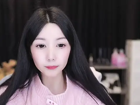 Nuyoah-77 online show from November 13, 2025, 4:00 pm