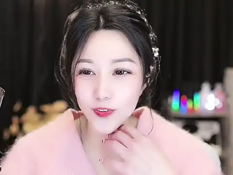 Nuyoah-77 online show from February 16, 2025, 6:10 pm