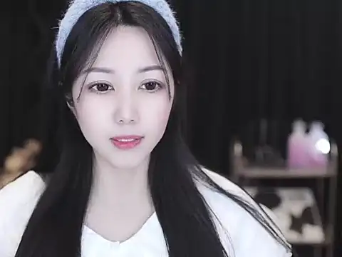 Nuyoah-77 online show from February 23, 2026, 1:33 pm