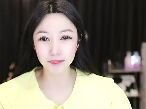 Nuyoah-77 online show from February 19, 2025, 2:11 pm
