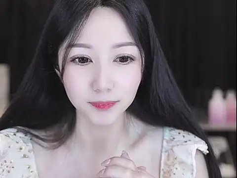 Nuyoah-77 online show from April 12, 2026, 5:33 am