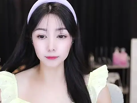 Snapshot of Nuyoah-77 chatting on September 24, 2025, 4:24 pm Nuyoah-77 online show from September 24, 2025, 4:24 pm