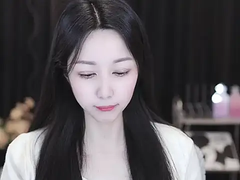 Nuyoah-77 online show from March 24, 2026, 6:13 am