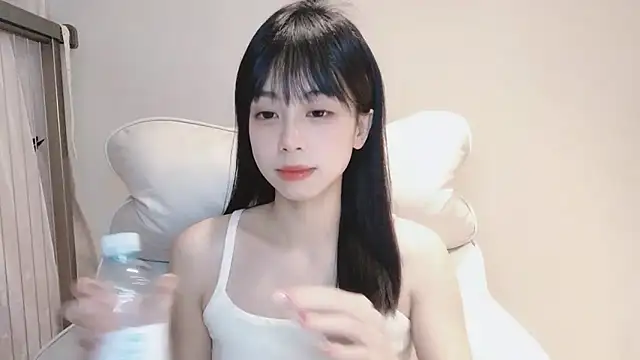 -Hottie online show from January 7, 2025, 3:44 pm
