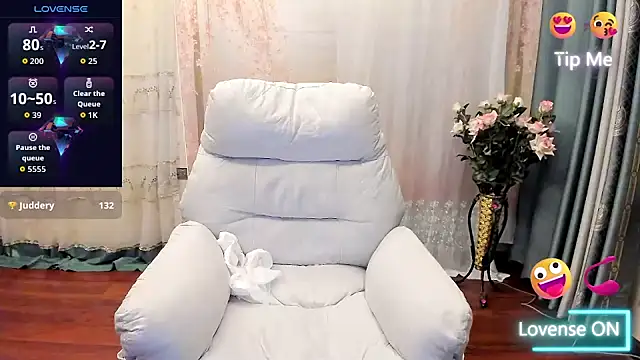 Snapshot of Pennyee chatting on October 11, 2025, 1:56 pm Pennyee online show from October 11, 2025, 1:56 pm