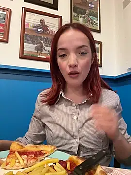 Snapshot of gloria01_daddy chatting on February 6, 2026, 9:00 pm gloria01 daddy online show from February 6, 2026, 9:00 pm