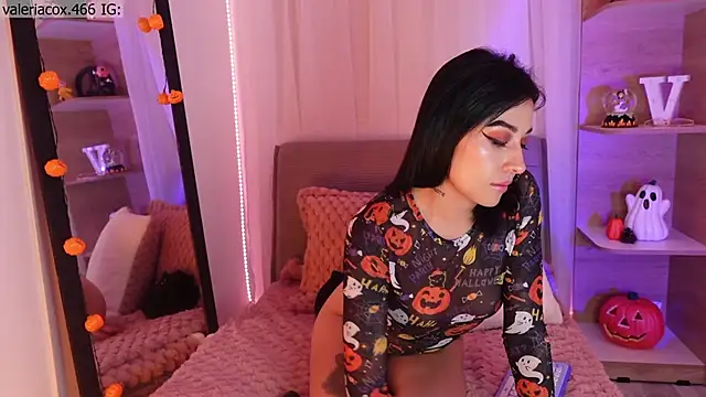 Snapshot of ValeriaCox chatting on October 17, 2025, 12:51 pm ValeriaCox online show from October 17, 2025, 12:51 pm