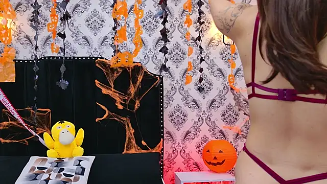 Snapshot of SaaraBrown chatting on October 20, 2025, 12:17 pm SaaraBrown online show from October 20, 2025, 12:17 pm